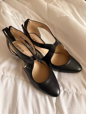 Life Stride Black Cutout Pointed-Toe Dress Heels